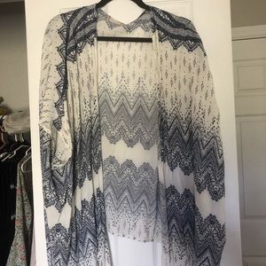 Short sleeve light weight cardigan